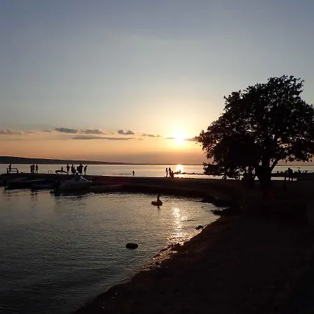 Apartamento In Starigrad-paklenica 6891