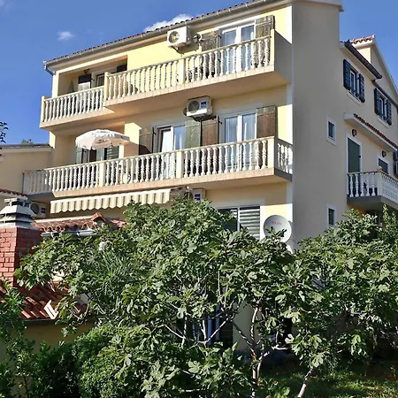 In Starigrad-paklenica 6891 *