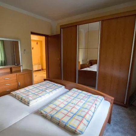 公寓 In Starigrad-paklenica 6891 *
