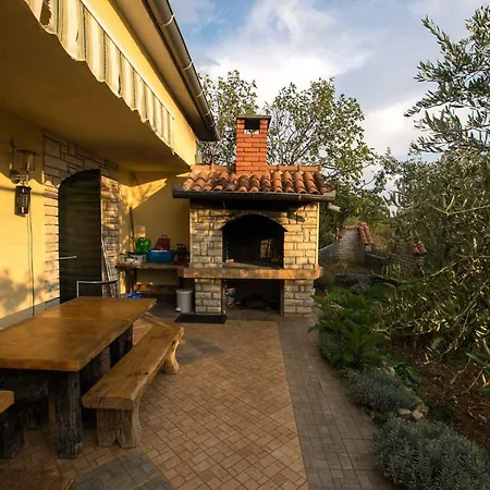 Apartment In Starigrad-paklenica 6891