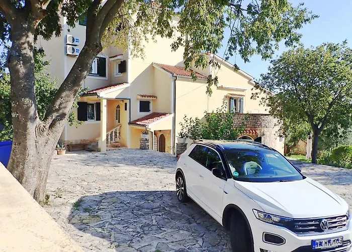 In Starigrad-paklenica 6891 *